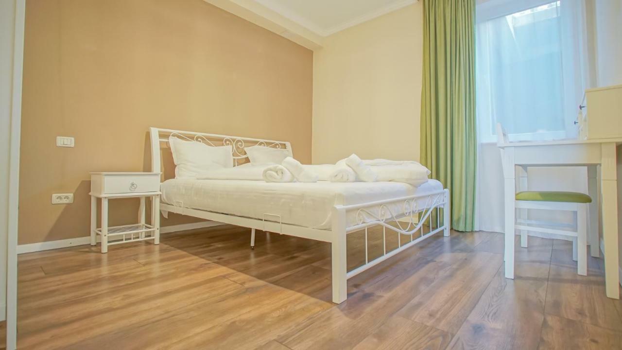 Cn2I Luxury Accommodation/Maior Cranta Braşov Extérieur photo